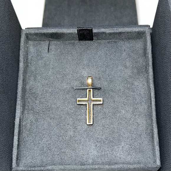 DAVID YURMAN Forged Carbon Cross Pendant - Picture 7 of 15